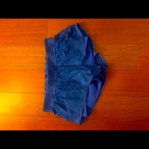 Lululemon shorts size 8 - Picture 5 of 6